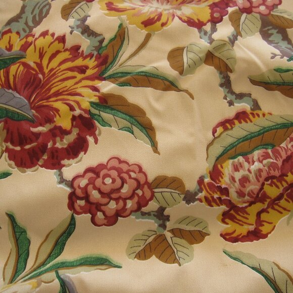 Braemore Fabric Red Yellow Floral 2.5 Yards Oversized Flowers Upholstery Cotton - Picture 3 of 7
